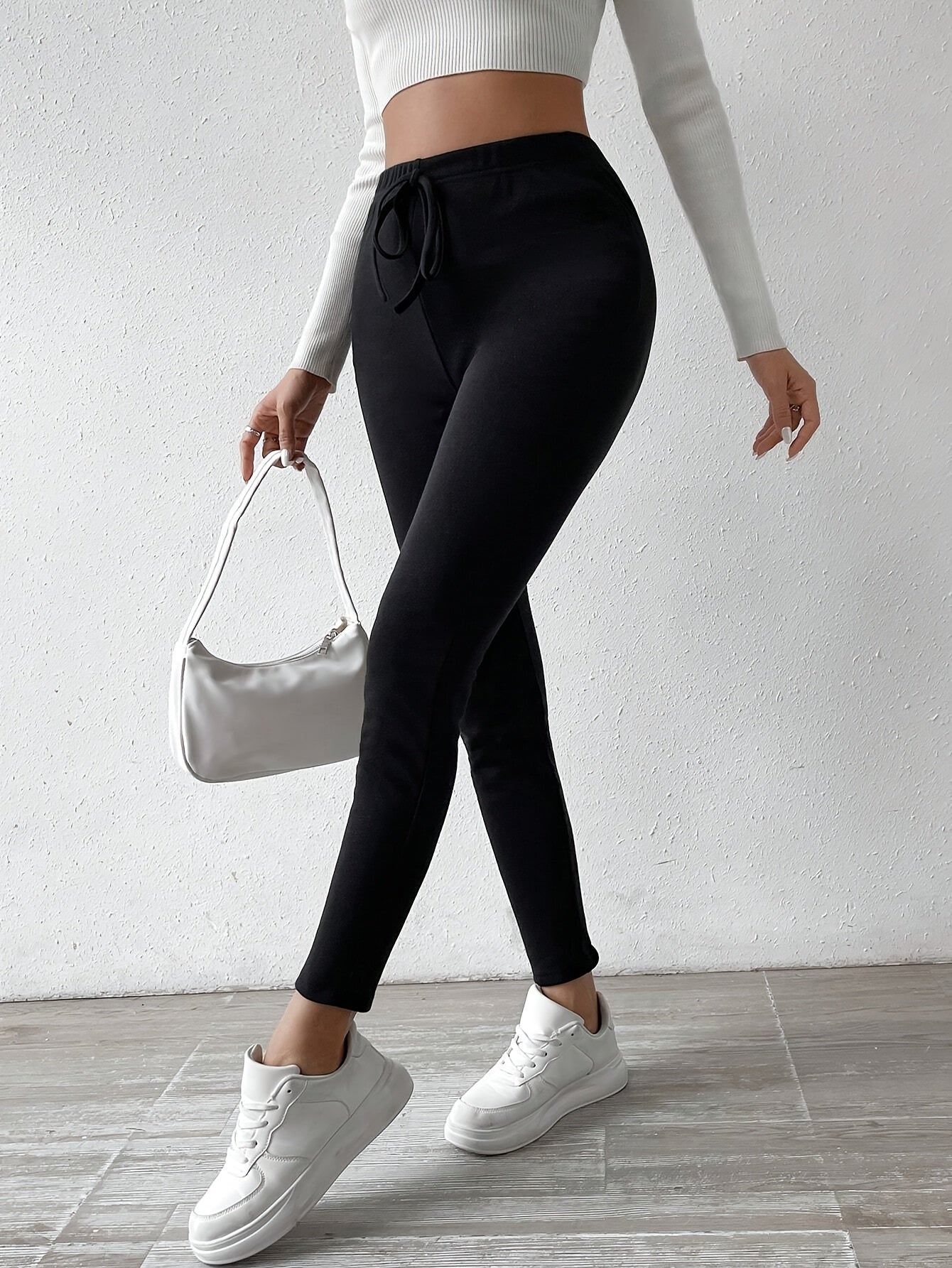 Legging femme taille haute avec cordon – confortable et élégant